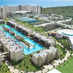 Concorde Luxury & Casino Convention Hotel 5*