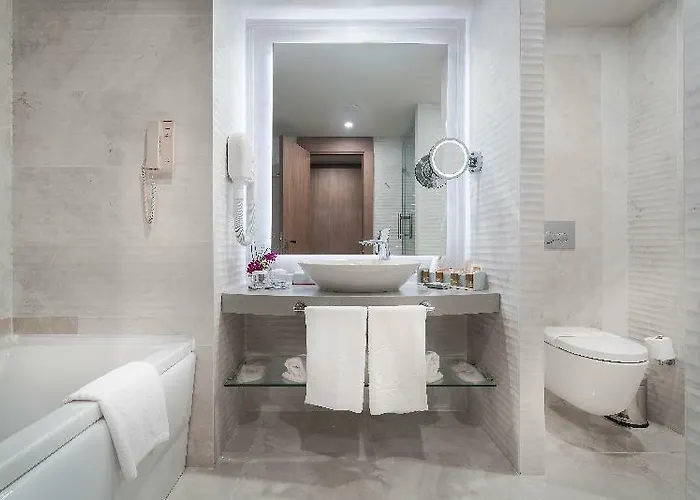 Concorde Luxury & Casino Convention Hotel 5*