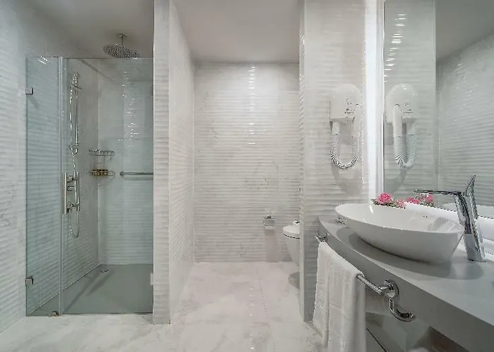 Concorde Luxury & Casino Convention 5* Vokolidha