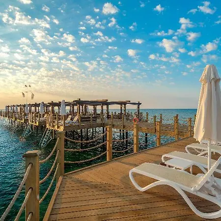 Hotel Concorde Luxury & Casino Convention 5*