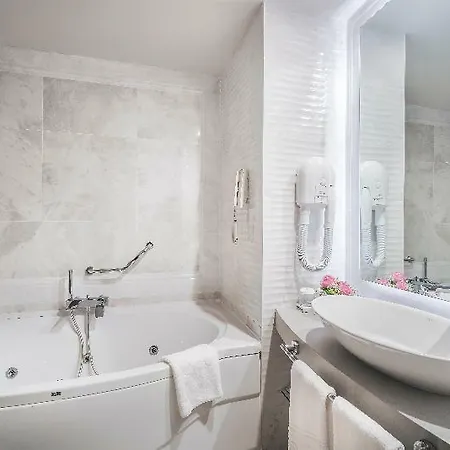 Hotel Concorde Luxury & Casino Convention Vokolidha