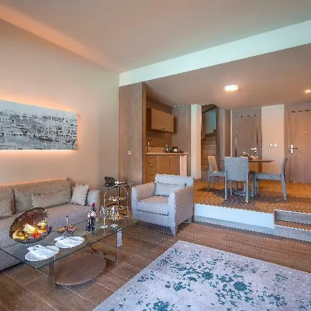 Concorde Luxury & Casino Convention 5*