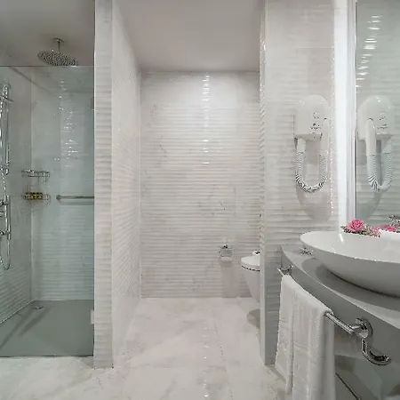 Concorde Luxury & Casino Convention 5* Vokolidha