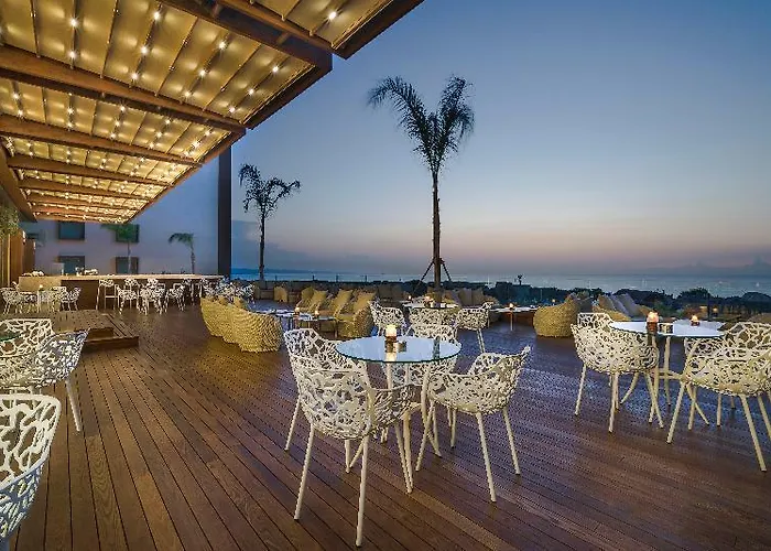 Concorde Luxury & Casino Convention 5* Vokolidha