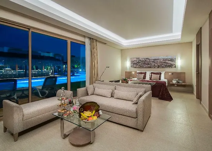 Concorde Luxury & Casino Convention 5* Vokolidha